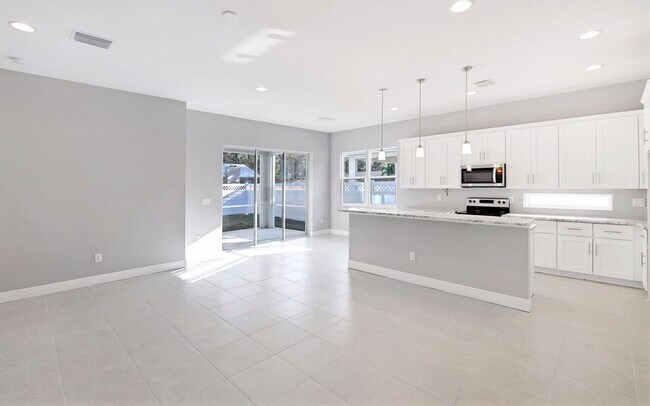 Foto del edificio - Like new 3/2/2 in small Bradenton community