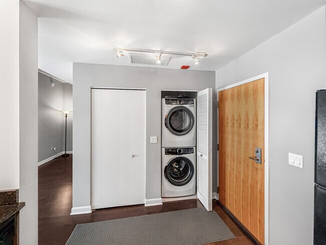 Foto del edificio - 845 N Kingsbury St