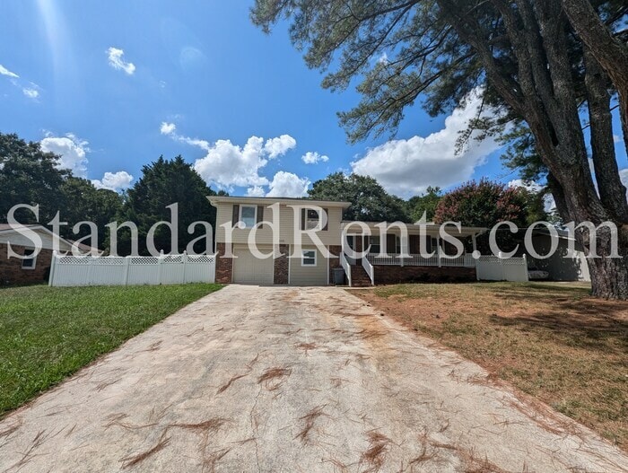 Primary Photo - 2591 Kings Cir NW