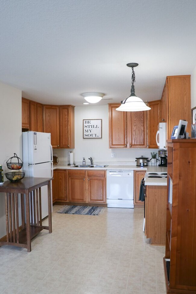 Building Photo - 2519 Bristol Dr