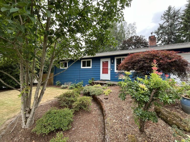 Foto del edificio - Beautiful 3-Bedroom West Linn Home with Bonus Room, Updated Kitchen and Large Fenced Yard