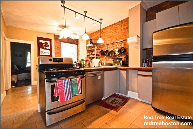 Foto del edificio - 1793 Beacon St