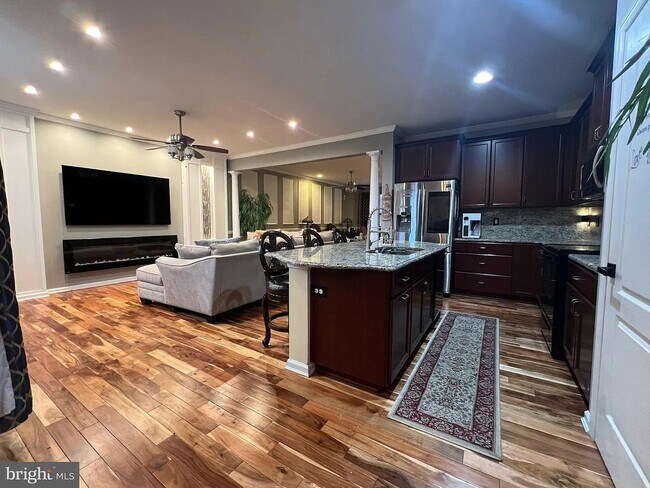 Foto del edificio - Fully Furnished Rental In Bayberry!