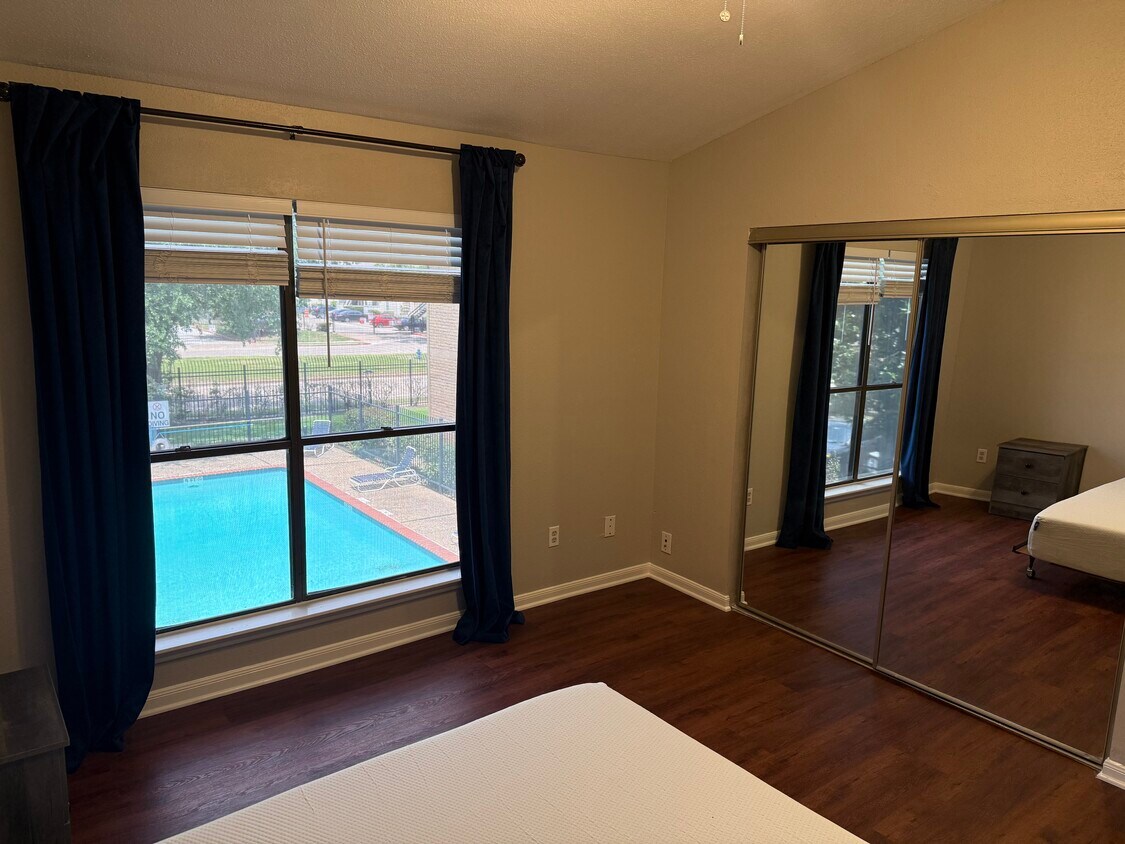 Foto principal - 8299 Cambridge St