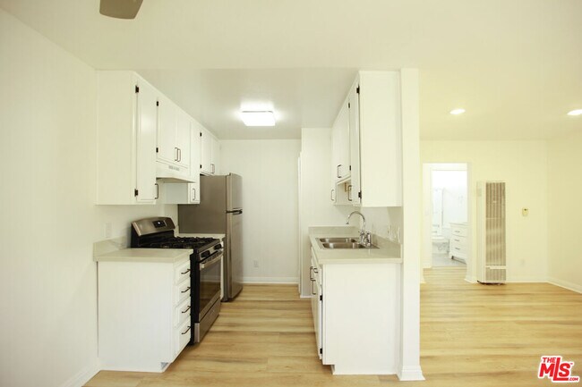 Foto del edificio - 833 Orange Grove Ave