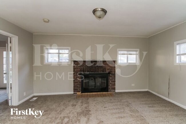 Building Photo - 711 Linden Ct