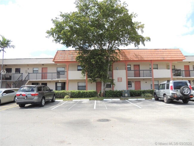 Foto del edificio - 20910 NE 8th Ct