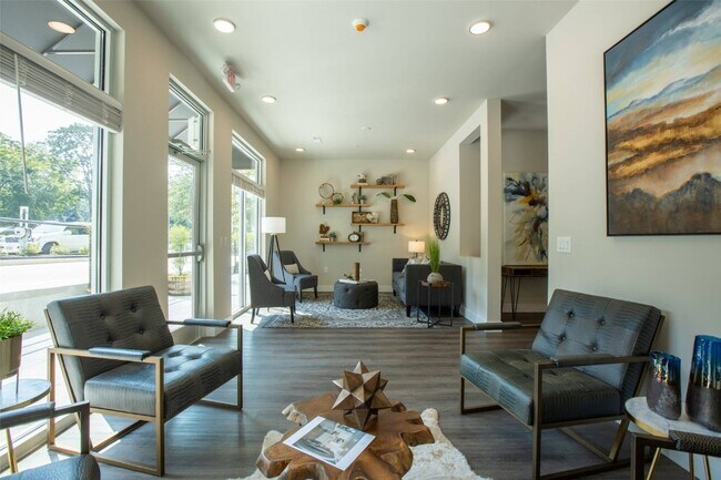 Foto del edificio - 226 E Lockwood Ave