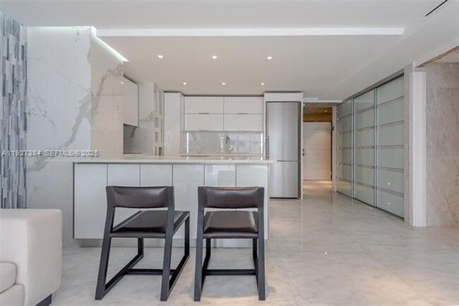 Photo - 6423 Collins Ave Apartment