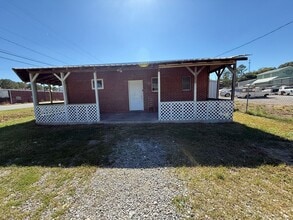 Building Photo - 602 Adamson Rd