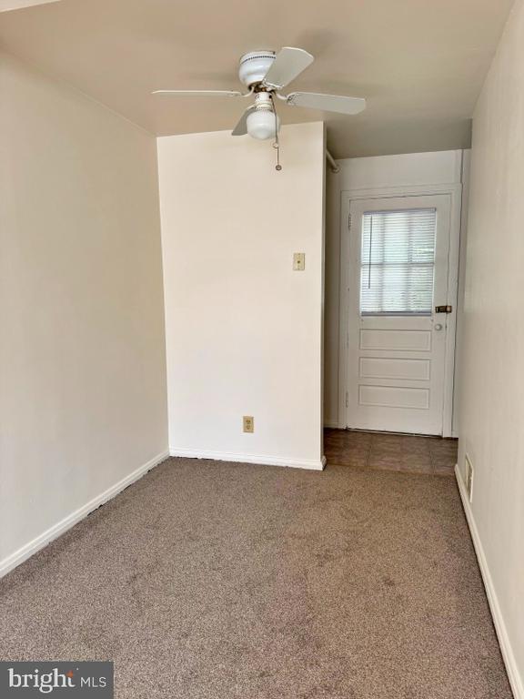 Building Photo - 1063 Kelly Dr