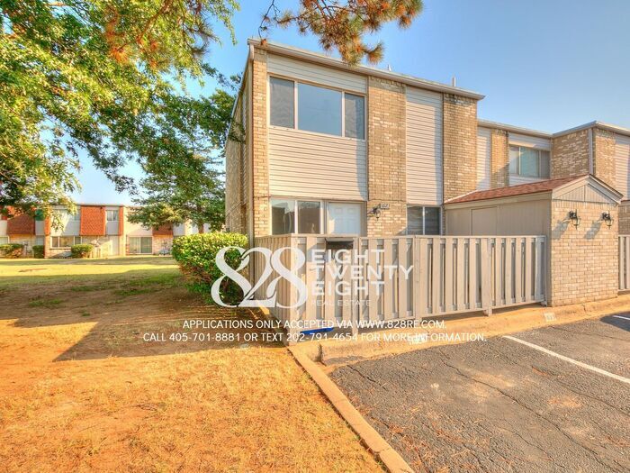 *AVAILABLE NOW!* Spacious 3 Bed/2.5 Bath Condo in East Norman! - *AVAILABLE NOW!* Spacious 3 Bed/2.5 Bath Condo in East Norman!