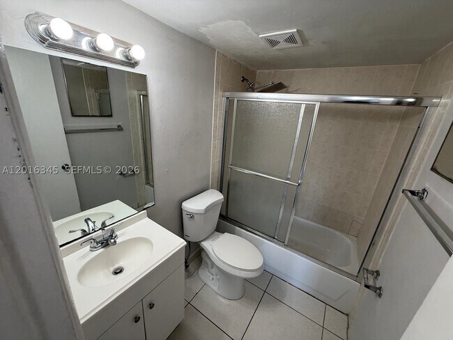 Foto del edificio - 17530 NW 68th Ave