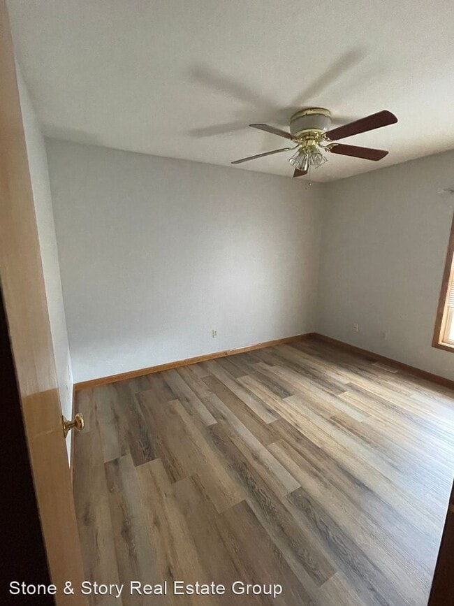 Building Photo - 4 br, 2 bath House - 3725 SW Moundview Ct