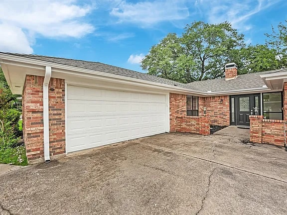 Building Photo - 4032 Aragon Dr