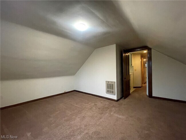 Building Photo - 1695 Glenmont Rd