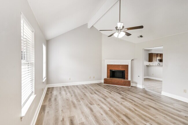Foto del edificio - 3030 Caitlynn Cir S