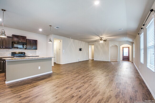 Foto del edificio - 14611 Running Wolf