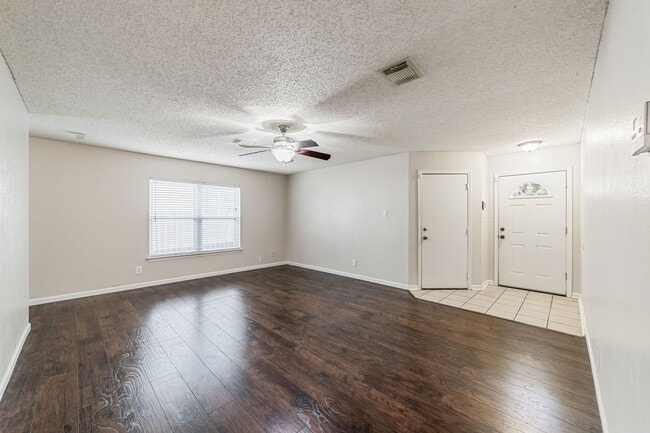 Building Photo - 8422 Parry Path