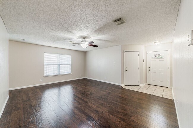 Foto del edificio - 8422 Parry Path