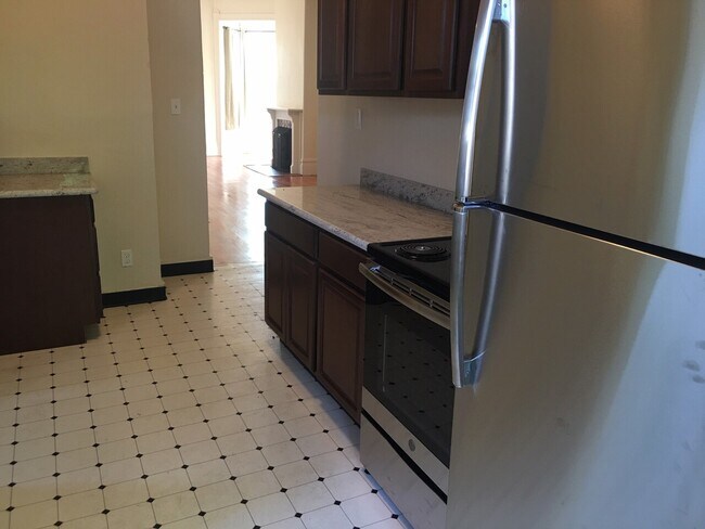 Building Photo - Great North Oakland top floor unit, close ...