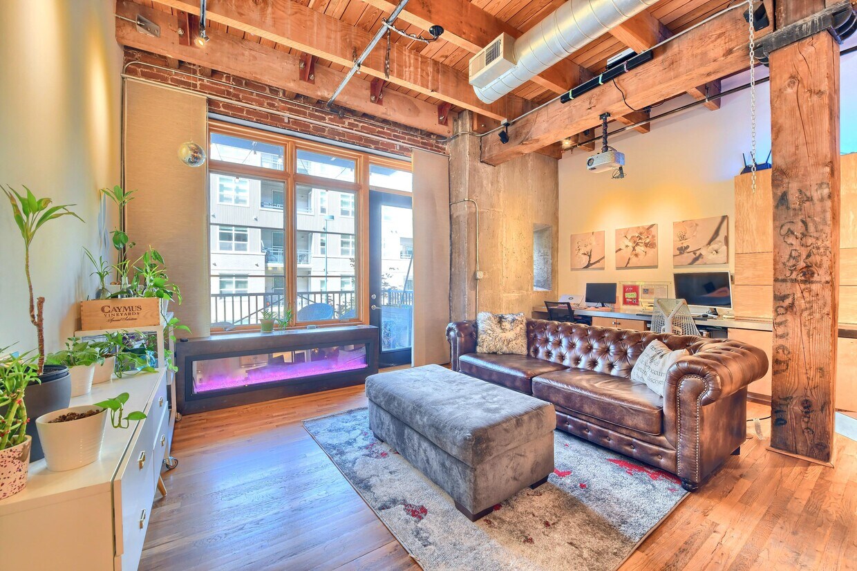 Living room - 2960 Inca St