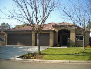 Building Photo - 6137 N Alva Ave