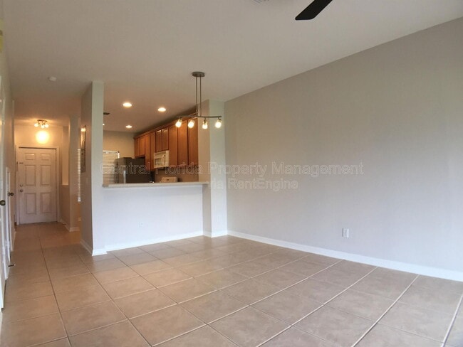 Building Photo - 10340 Manderley Way