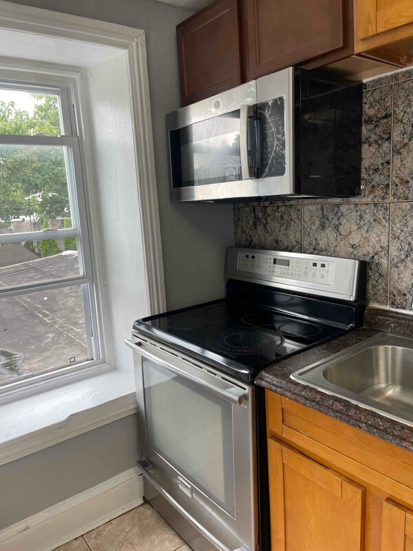 Building Photo - 27 Meehan Ave
