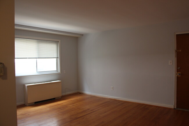 Building Photo - 4312 N Carlin Springs Rd