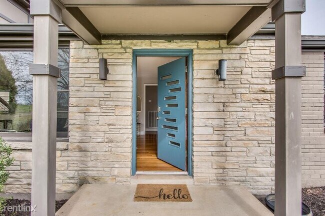Building Photo - 4 br, 2 bath House - 800 Newhall Drive