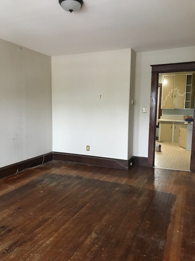 Building Photo - 48 Bradley