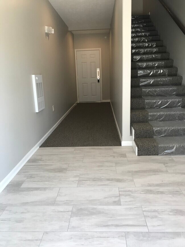 Building Photo - 1619 E Military Ave