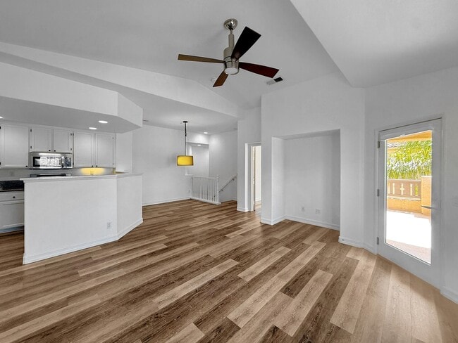 Building Photo - Charming 2BR/2BA Corner Unit in Otay Ranch!