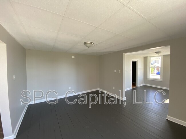 Foto del edificio - 110 N York St