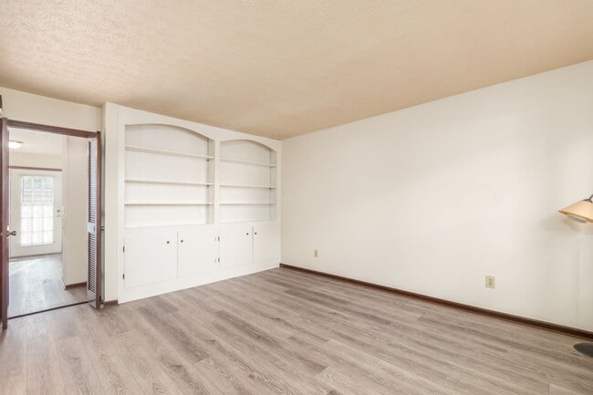 Foto del edificio - 4838 Dierker Rd