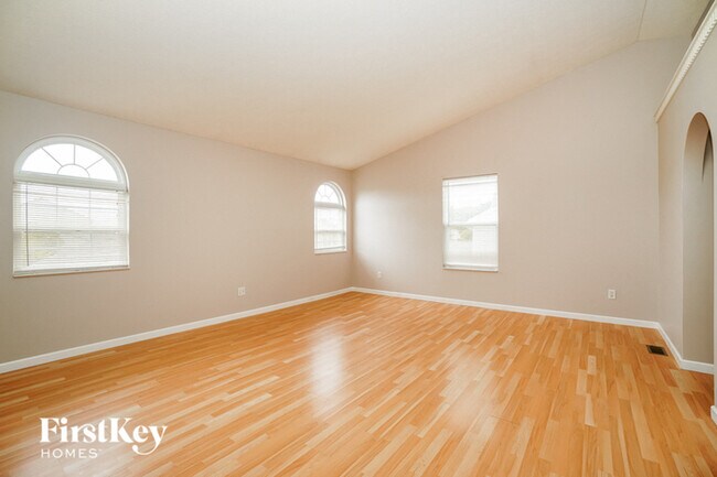 Building Photo - 841 Avalon Dr