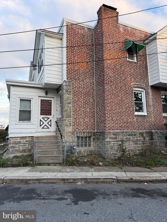 Foto del edificio - 7250 Radbourne Rd