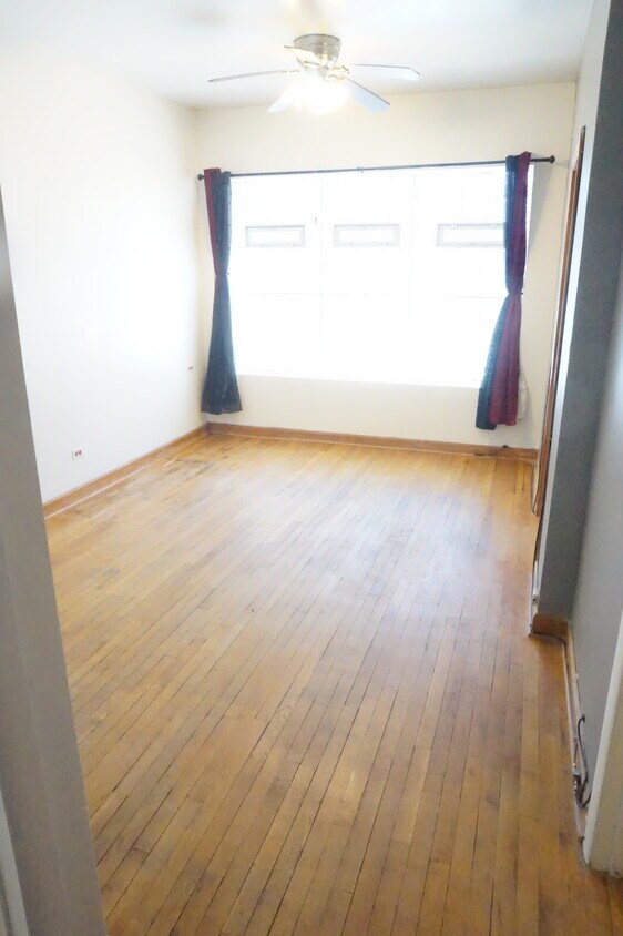 Living Room - 2868 N Milwaukee Ave