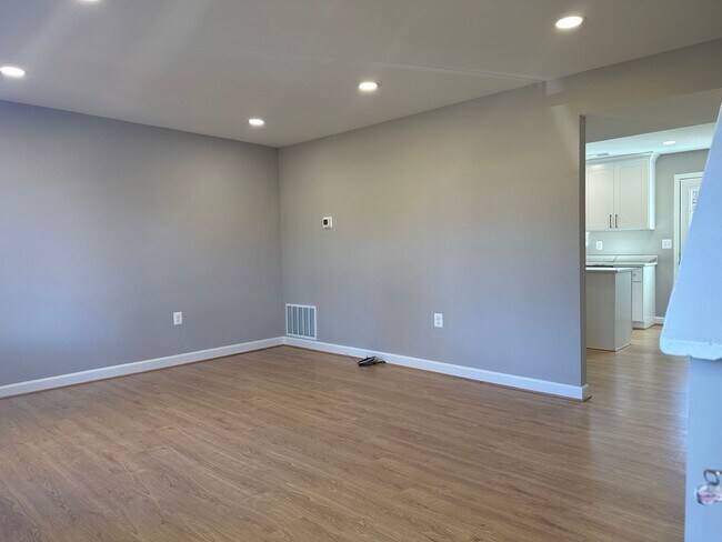 Foto del edificio - 110 Hunter Run Rd