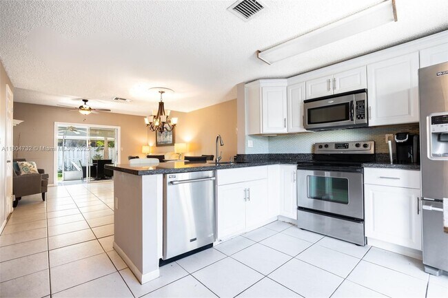 Foto del edificio - 2683 NE 15th St