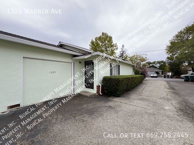 Foto del edificio - 1325 Warner Ave