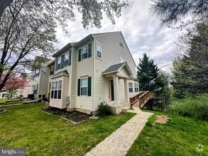 Building Photo - 9261 Ridgefield Cir