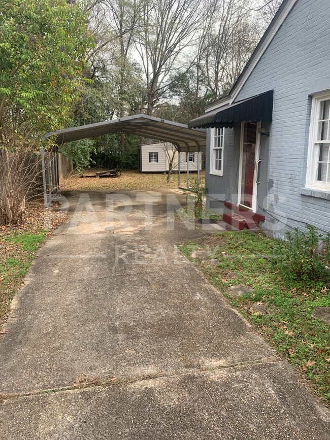 Building Photo - 3283 Gilmer Ave