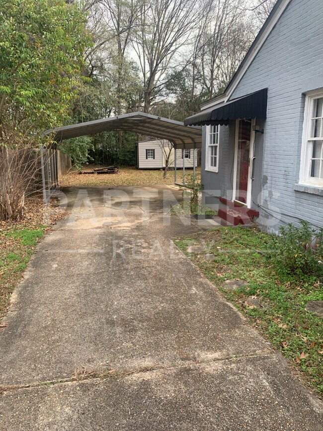 Foto del edificio - 3283 Gilmer Ave