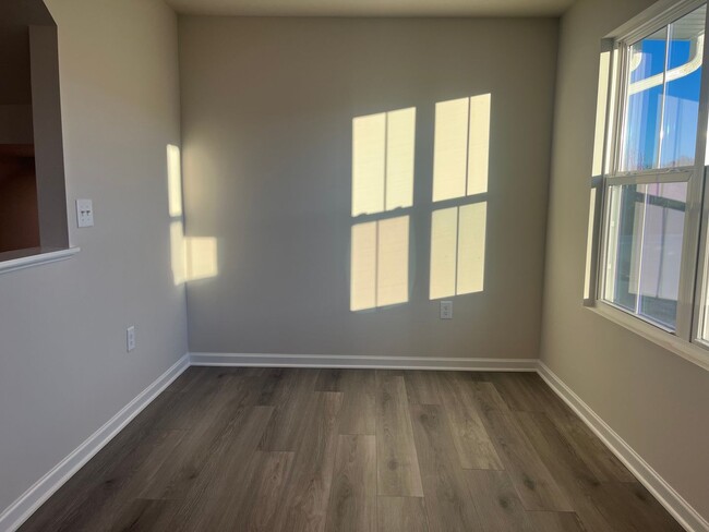 Foto del edificio - New Construction Townhome in Zebulon, With...