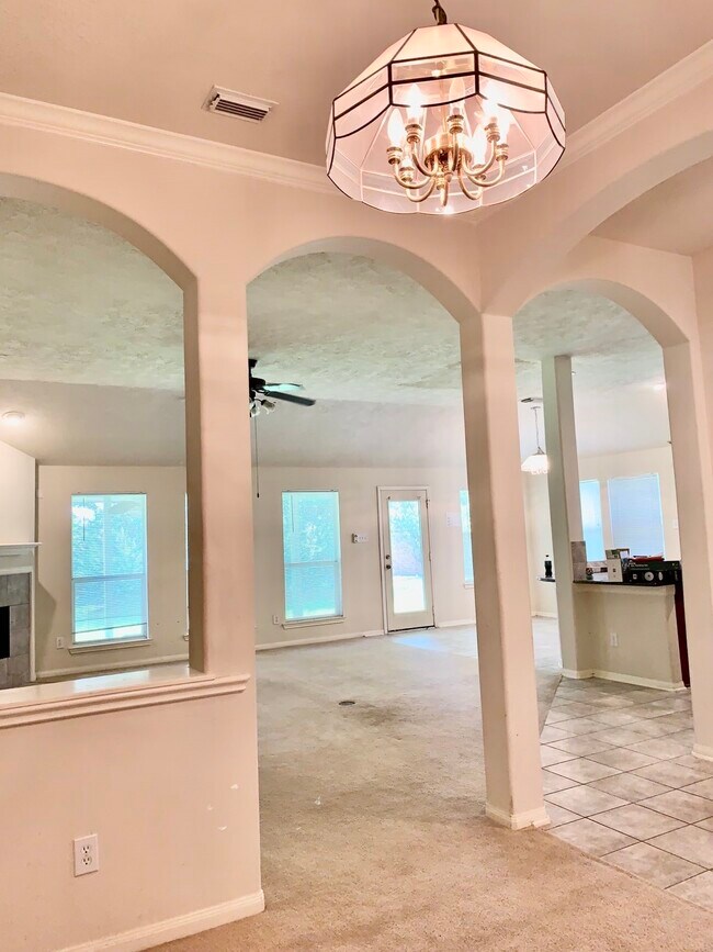 Foto del edificio - 7827 Iris Glen Ln