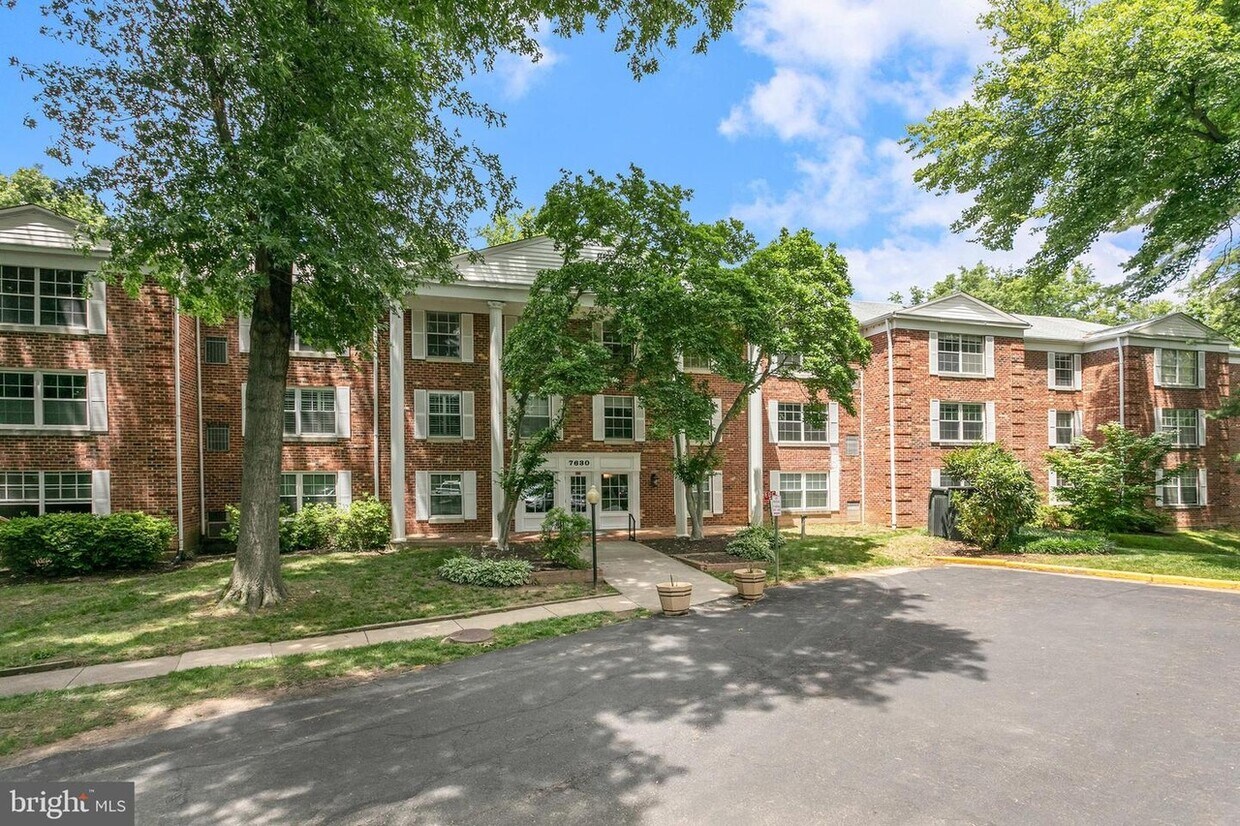 7630 Provincial Dr Unit 113, McLean, VA 22102 Condo for Rent in