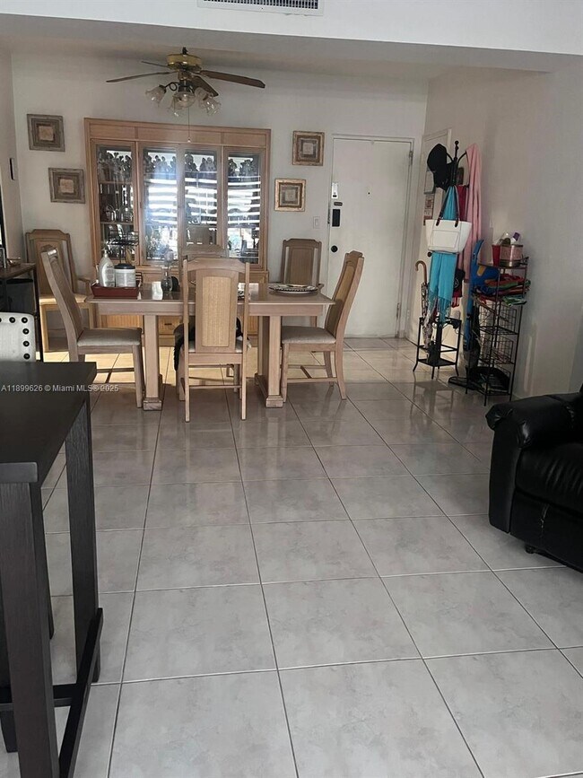 Foto del edificio - 1880 S Treasure Dr