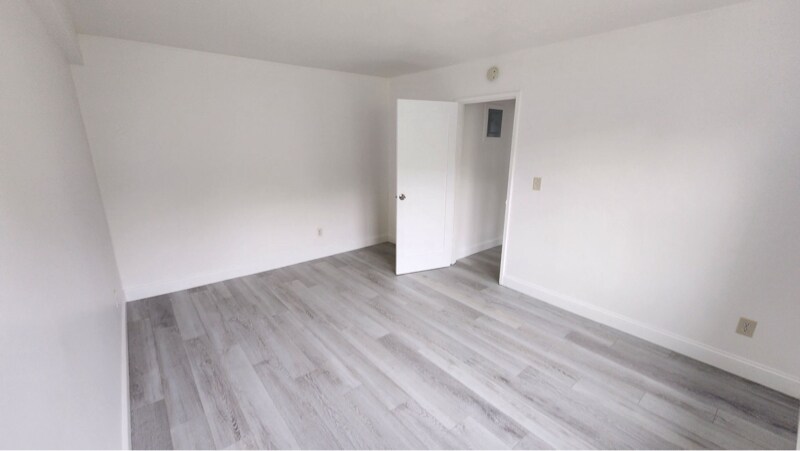 Foto del edificio - 122 Bruce Ave